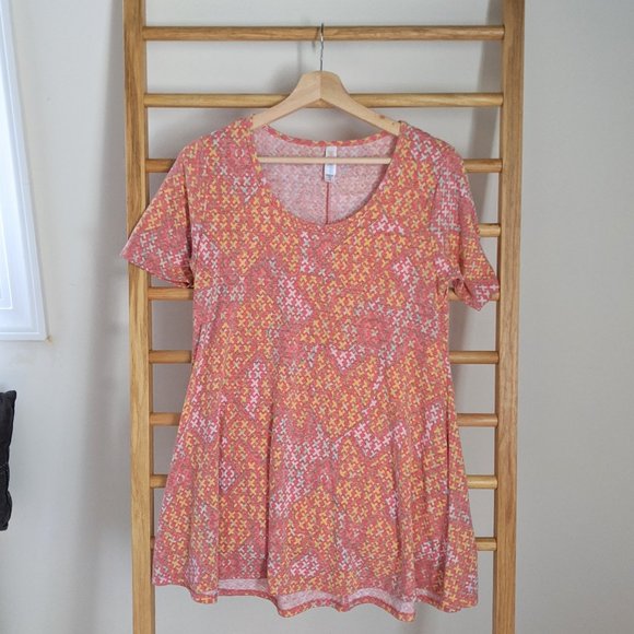 LuLaRoe Crosshatch Pattern Perfect Tee - Picture 1 of 5